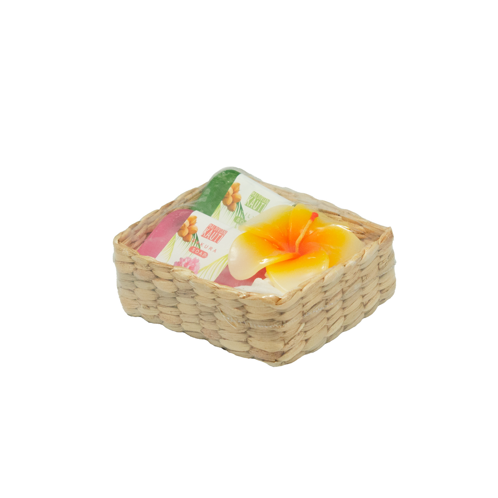 2 FLAVOURED SOAP W/ FLOWER CANDLE IN RATTAN BOX