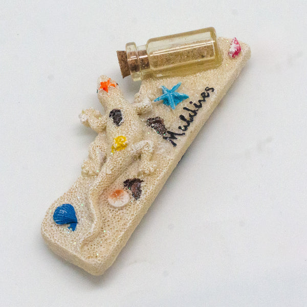POLYRESIN MAGNET WITH SAND LIZARD AND SAND BOTTLE